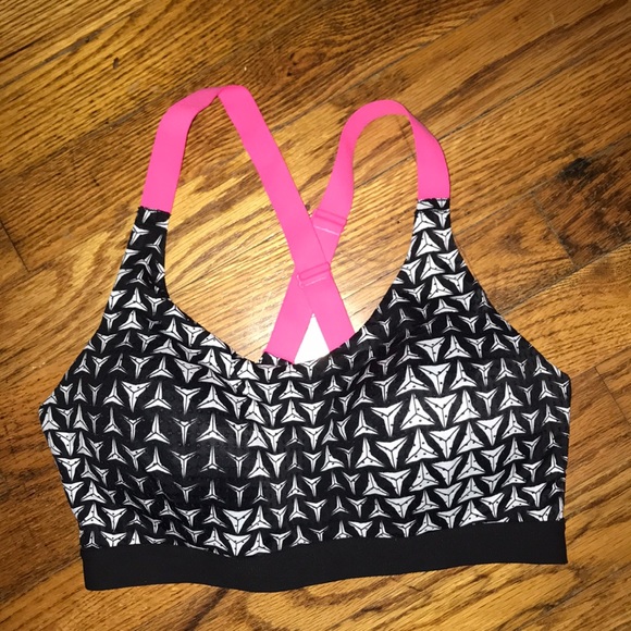 PINK Victoria's Secret Other - NWOT Victoria’s Secret Patterned Sport Bra